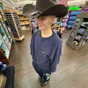 Meet your Posher, Ava